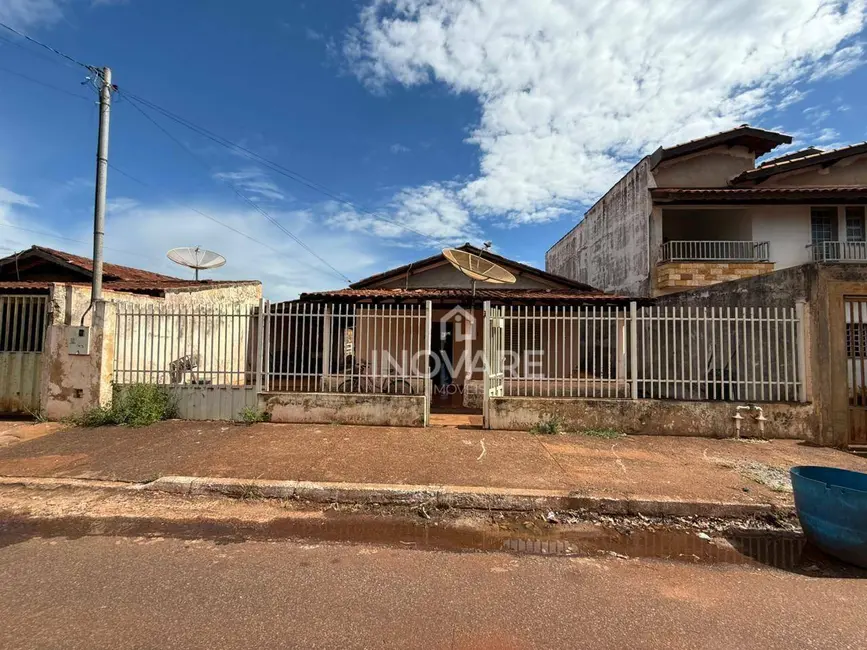 Foto 1 de Casa com 3 quartos à venda em Arapora - MG