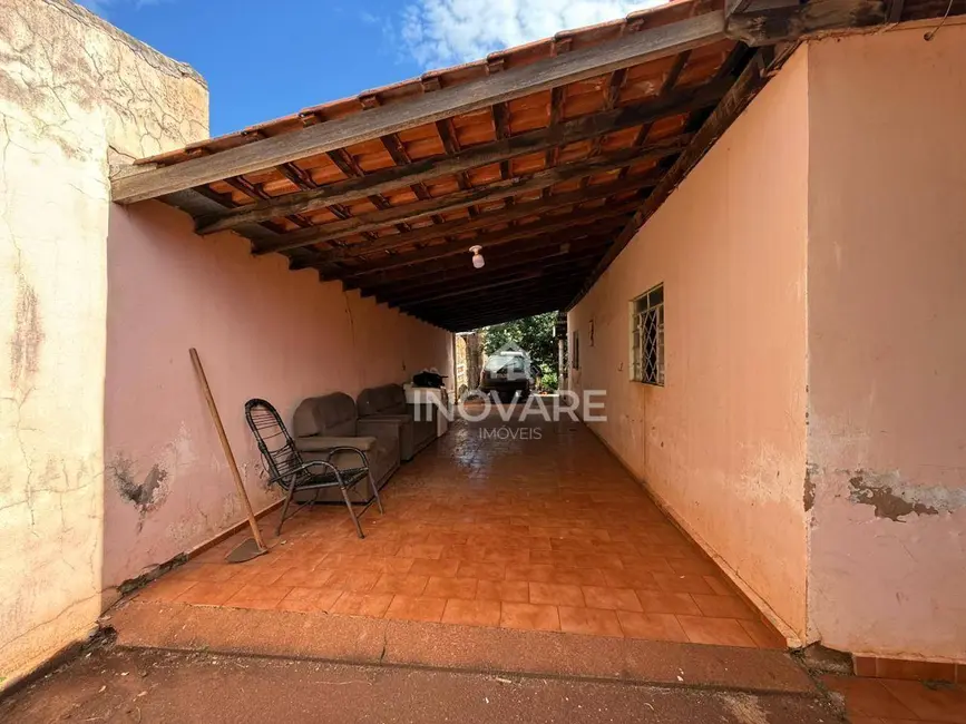 Foto 3 de Casa com 3 quartos à venda em Arapora - MG