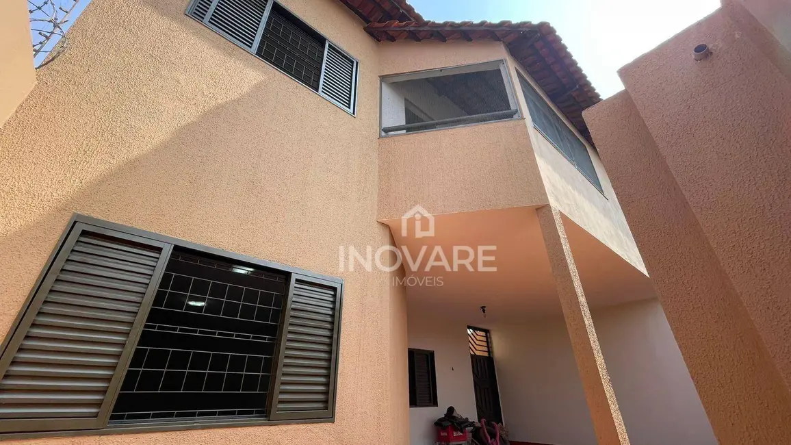 Foto 1 de Casa com 3 quartos para alugar, 360m2 em Setor Novo Horizonte, Itumbiara - GO