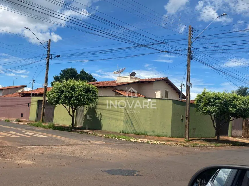 Foto 2 de Casa com 2 quartos à venda, 180m2 em Jardim Leonora, Itumbiara - GO