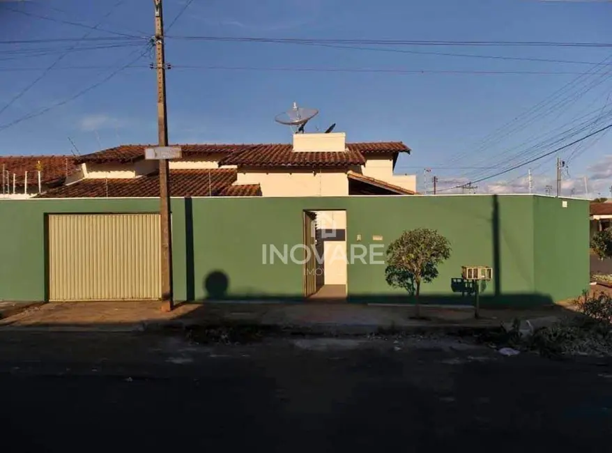 Foto 1 de Casa com 2 quartos à venda, 180m2 em Jardim Leonora, Itumbiara - GO