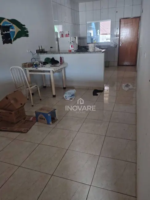 Foto 2 de Casa com 2 quartos à venda, 240m2 em Itumbiara - GO