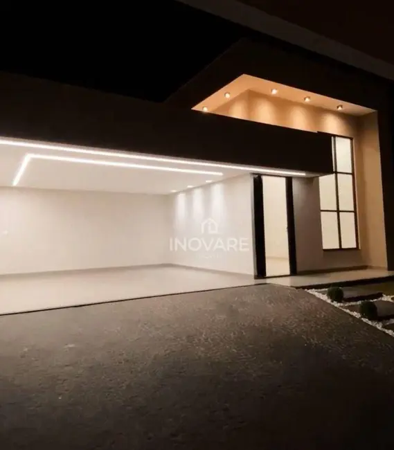 Foto 2 de Casa com 3 quartos à venda, 360m2 em Parque Vale dos Buritys III, Itumbiara - GO