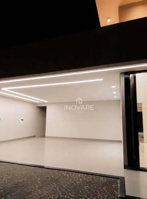 Foto 1 de Casa com 3 quartos à venda, 360m2 em Parque Vale dos Buritys III, Itumbiara - GO