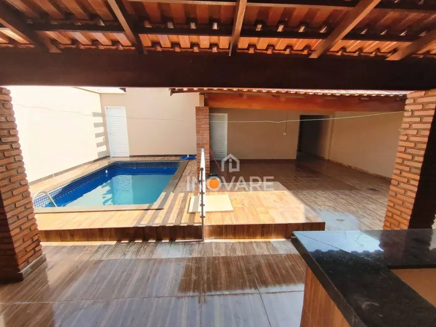 Foto 2 de Casa com 3 quartos para alugar, 250m2 em Jardim Morumbi, Itumbiara - GO