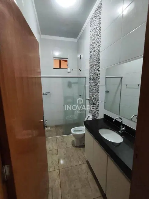 Foto 6 de Casa com 3 quartos para alugar, 250m2 em Residencial Jardim Primavera, Itumbiara - GO