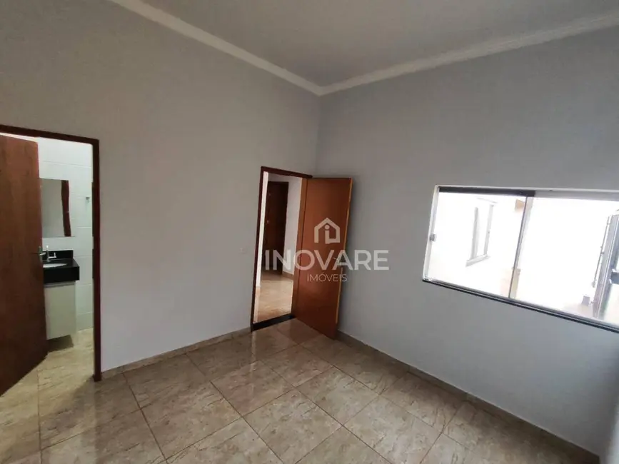Foto 2 de Casa com 3 quartos para alugar, 250m2 em Residencial Jardim Primavera, Itumbiara - GO