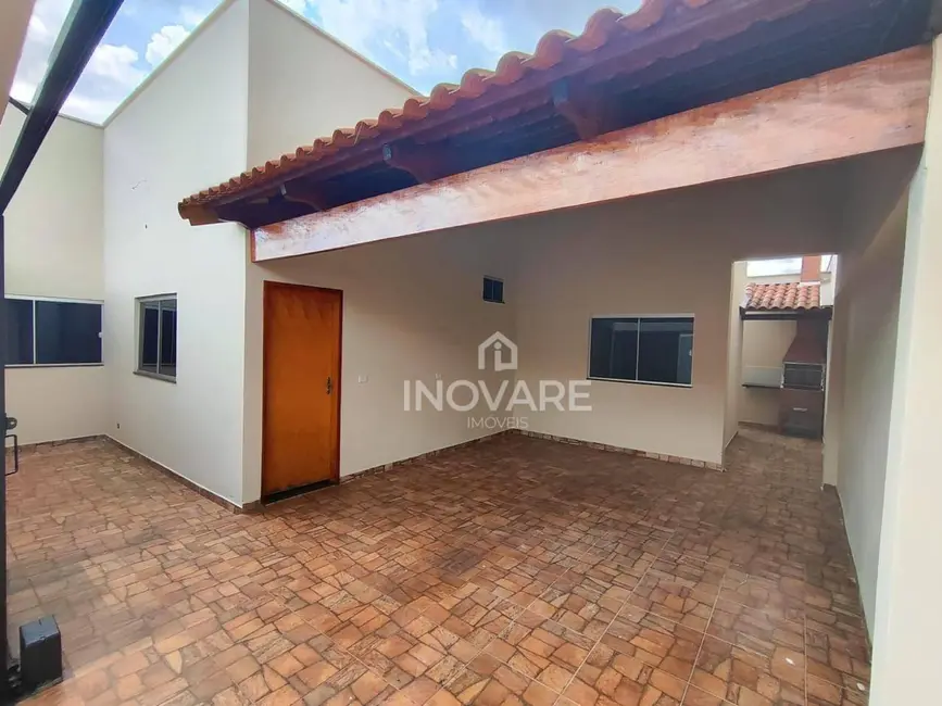 Foto 1 de Casa com 3 quartos para alugar, 250m2 em Residencial Jardim Primavera, Itumbiara - GO