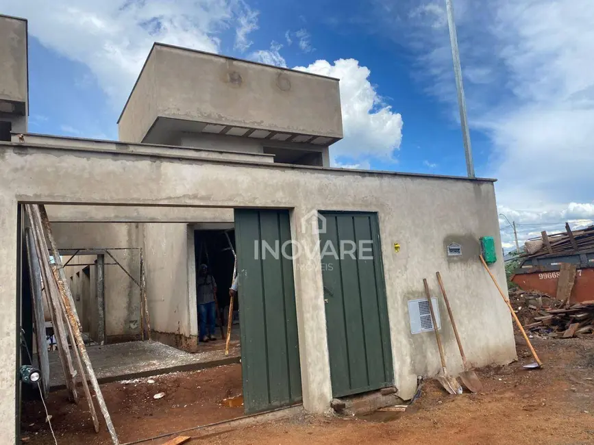 Foto 2 de Casa com 3 quartos à venda, 180m2 em Parque Vale dos Buritys III, Itumbiara - GO