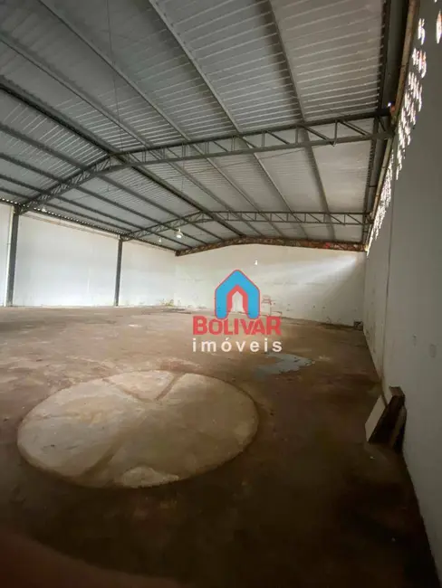 Foto 3 de Armazém / Galpão para alugar, 600m2 em Itumbiara - GO
