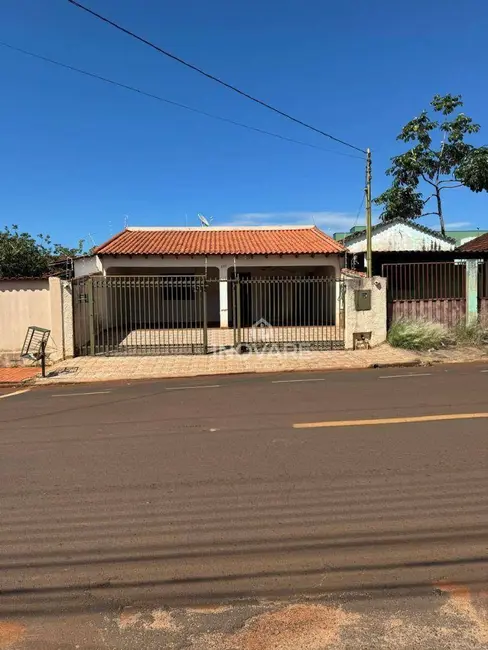Foto 2 de Casa com 3 quartos para alugar em Itumbiara - GO