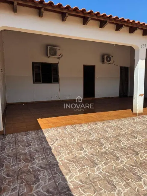 Foto 5 de Casa com 3 quartos para alugar em Itumbiara - GO
