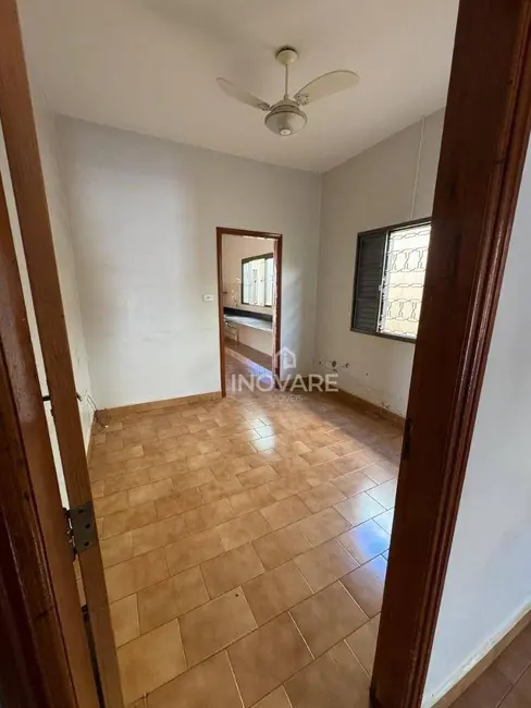 Foto 7 de Casa com 3 quartos para alugar em Itumbiara - GO