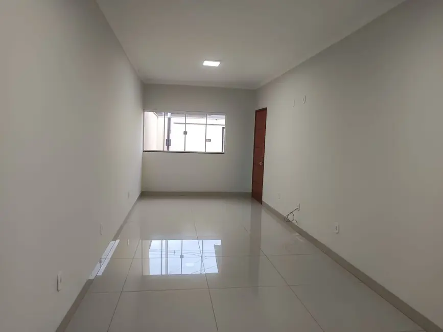 Foto 6 de Casa com 3 quartos para alugar, 250m2 em Jardim Morumbi, Itumbiara - GO