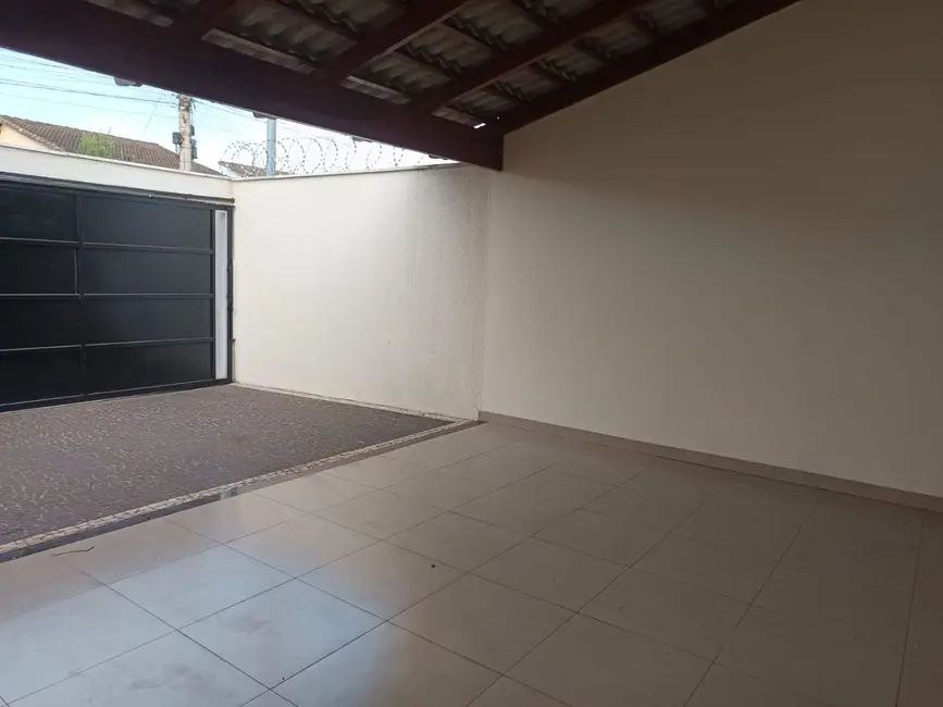 Foto 3 de Casa com 3 quartos para alugar, 250m2 em Jardim Morumbi, Itumbiara - GO
