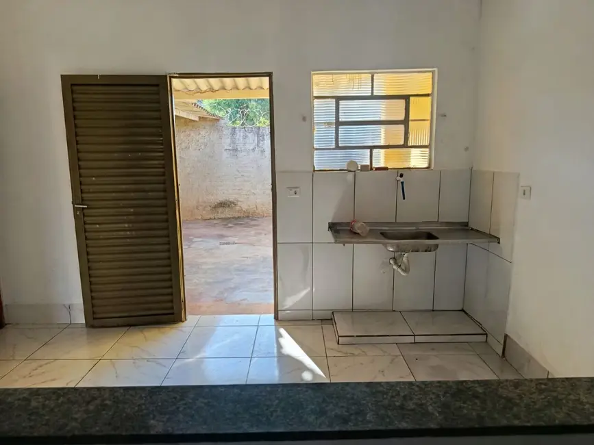 Foto 9 de Casa com 2 quartos para alugar em Jardim América, Itumbiara - GO