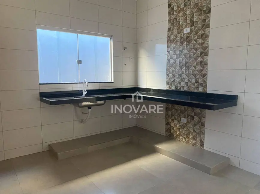 Foto 3 de Casa com 2 quartos à venda, 180m2 em Itumbiara - GO