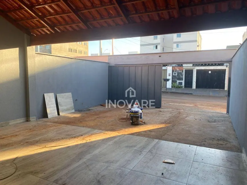 Foto 1 de Casa com 2 quartos à venda, 180m2 em Itumbiara - GO