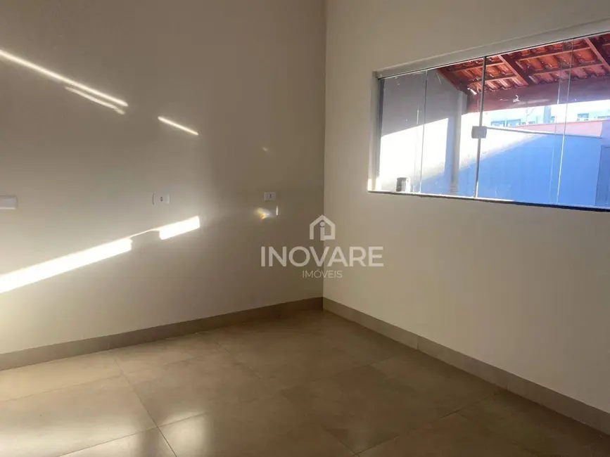 Foto 2 de Casa com 2 quartos à venda, 180m2 em Itumbiara - GO