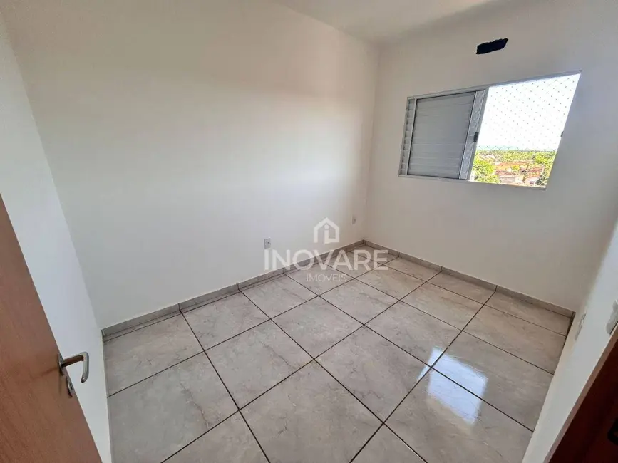 Apartamento com 2 quartos para alugar, 75m2 em Itumbiara - GO - imagem 8 Foto 8 de Apartamento com 2 quartos para alugar, 75m2 em Itumbiara - GO