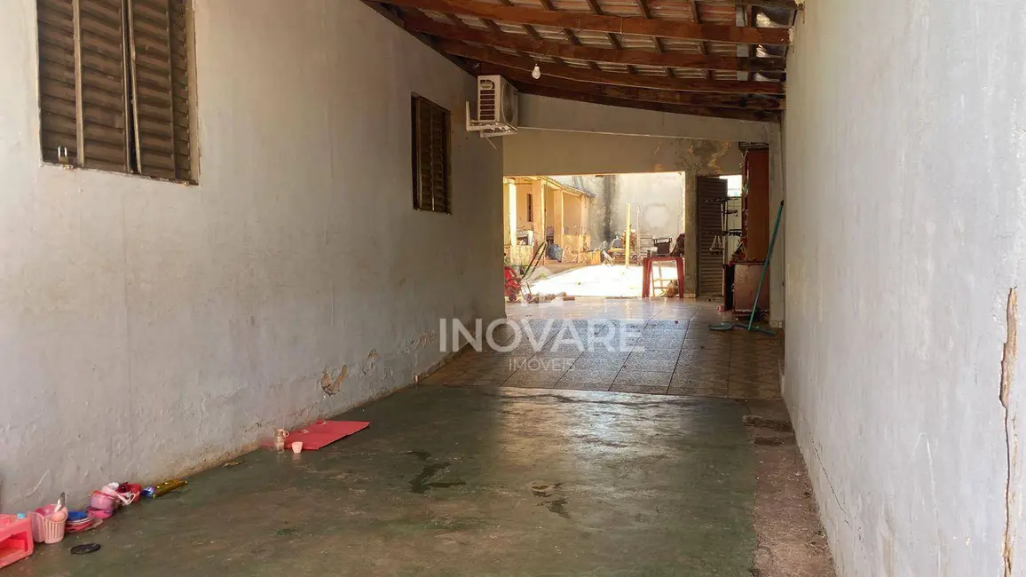 Foto 2 de Casa com 2 quartos à venda, 360m2 em Itumbiara - GO