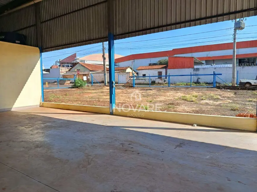 Foto 4 de Armazém / Galpão à venda e para alugar, 1650m2 em Jardim América, Itumbiara - GO
