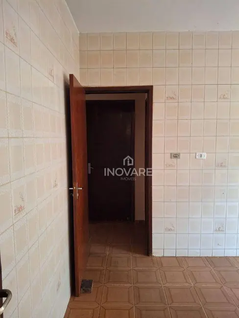 Foto 6 de Casa com 3 quartos para alugar, 360m2 em Setor Anhanguera, Itumbiara - GO