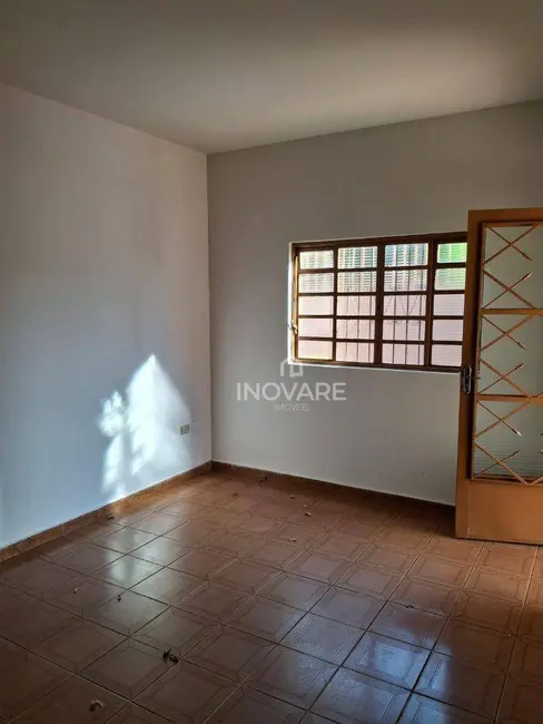 Foto 4 de Casa com 3 quartos para alugar, 360m2 em Setor Anhanguera, Itumbiara - GO