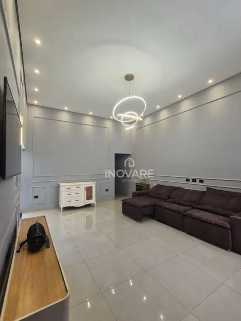 Foto 5 de Casa com 3 quartos à venda, 250m2 em Vilage Beira Rio, Itumbiara - GO