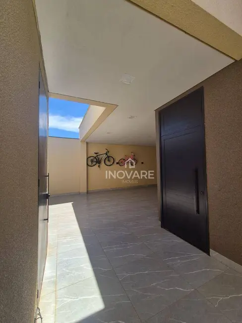 Foto 2 de Casa com 3 quartos à venda, 250m2 em Vilage Beira Rio, Itumbiara - GO