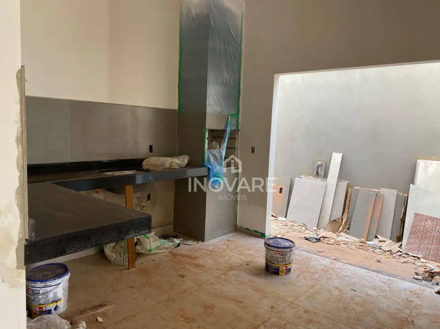Foto 2 de Casa com 2 quartos à venda, 180m2 em Itumbiara - GO