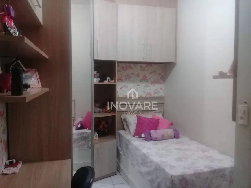 Foto 3 de Sobrado com 3 quartos para alugar em Itumbiara - GO