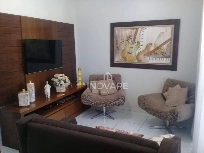 Foto 1 de Sobrado com 3 quartos para alugar em Itumbiara - GO