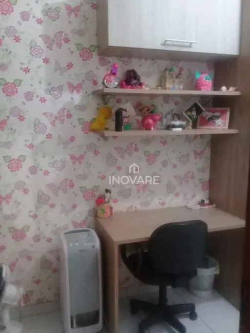 Foto 4 de Sobrado com 3 quartos para alugar em Itumbiara - GO