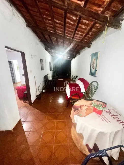 Foto 2 de Casa com 2 quartos à venda, 250m2 em Itumbiara - GO