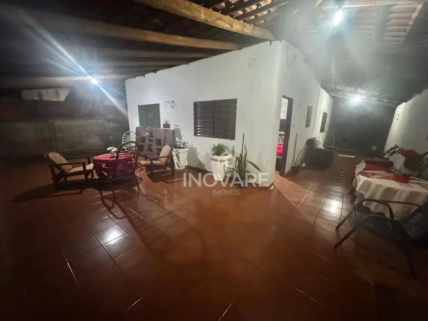 Foto 5 de Casa com 2 quartos à venda, 250m2 em Itumbiara - GO