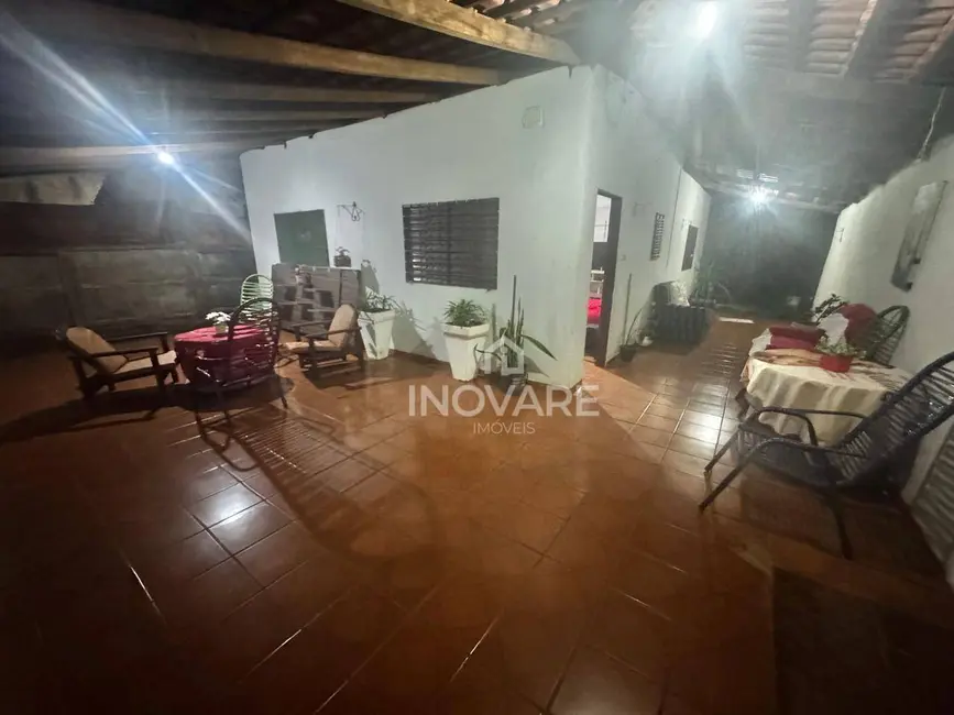 Foto 4 de Casa com 2 quartos à venda, 250m2 em Itumbiara - GO