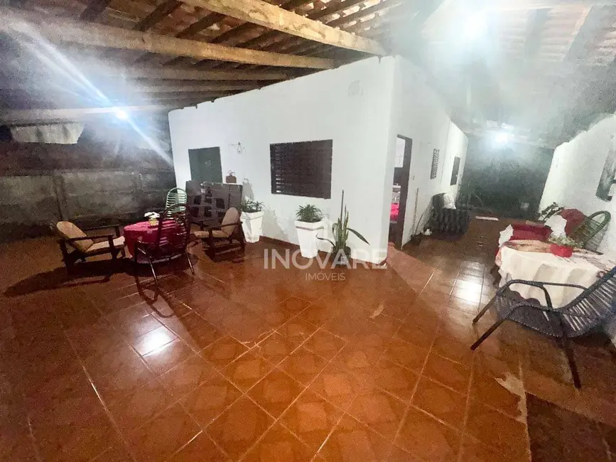 Foto 3 de Casa com 2 quartos à venda, 250m2 em Itumbiara - GO