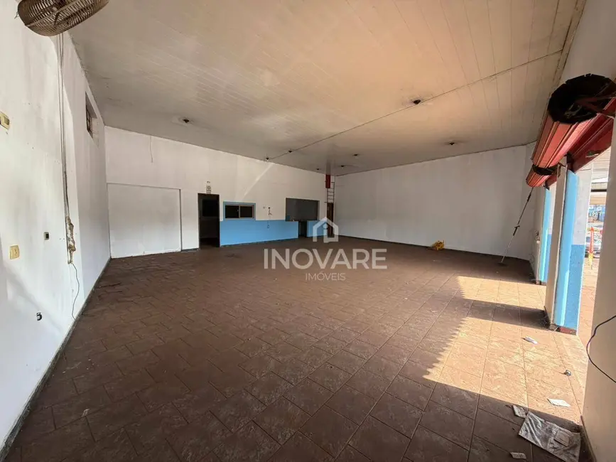 Foto 3 de Armazém / Galpão à venda e para alugar, 800m2 em Itumbiara - GO