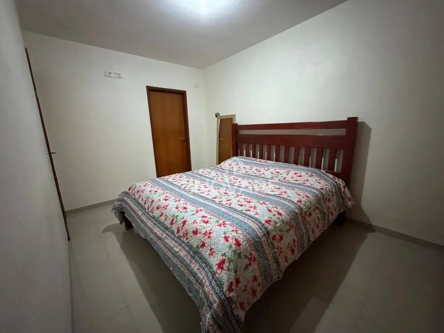 Casa com 3 quartos à venda, 360m2 em Setor Luz, Itumbiara - GO - imagem 7 Foto 7 de Casa com 3 quartos à venda, 360m2 em Setor Luz, Itumbiara - GO