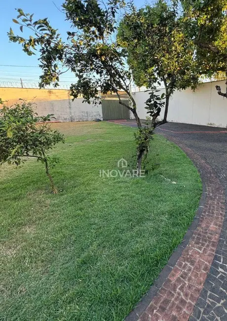 Casa com 3 quartos à venda, 360m2 em Setor Luz, Itumbiara - GO - imagem 2 Foto 2 de Casa com 3 quartos à venda, 360m2 em Setor Luz, Itumbiara - GO