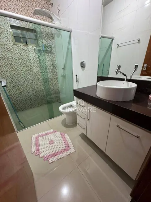 Casa com 3 quartos à venda, 360m2 em Setor Luz, Itumbiara - GO - imagem 1 Foto 1 de Casa com 3 quartos à venda, 360m2 em Setor Luz, Itumbiara - GO