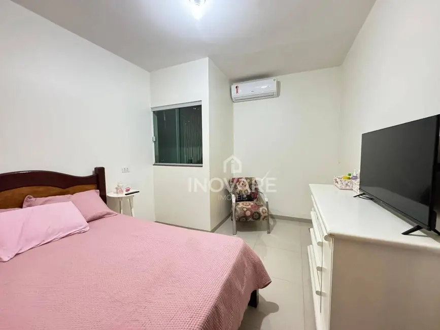 Casa com 3 quartos à venda, 360m2 em Setor Luz, Itumbiara - GO - imagem 8 Foto 8 de Casa com 3 quartos à venda, 360m2 em Setor Luz, Itumbiara - GO