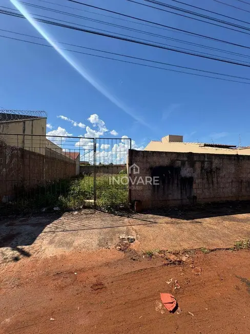 Foto 2 de Terreno / Lote à venda, 360m2 em Itumbiara - GO
