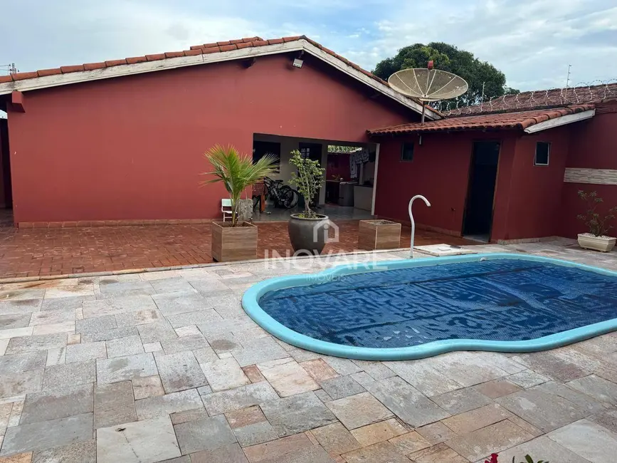 Foto 1 de Casa com 3 quartos à venda, 480m2 em Itumbiara - GO