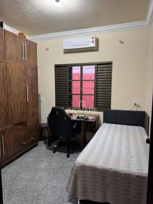 Foto 5 de Casa com 3 quartos à venda, 480m2 em Itumbiara - GO