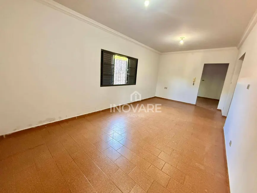 Foto 2 de Casa com 3 quartos à venda, 300m2 em Setor Anhanguera, Itumbiara - GO
