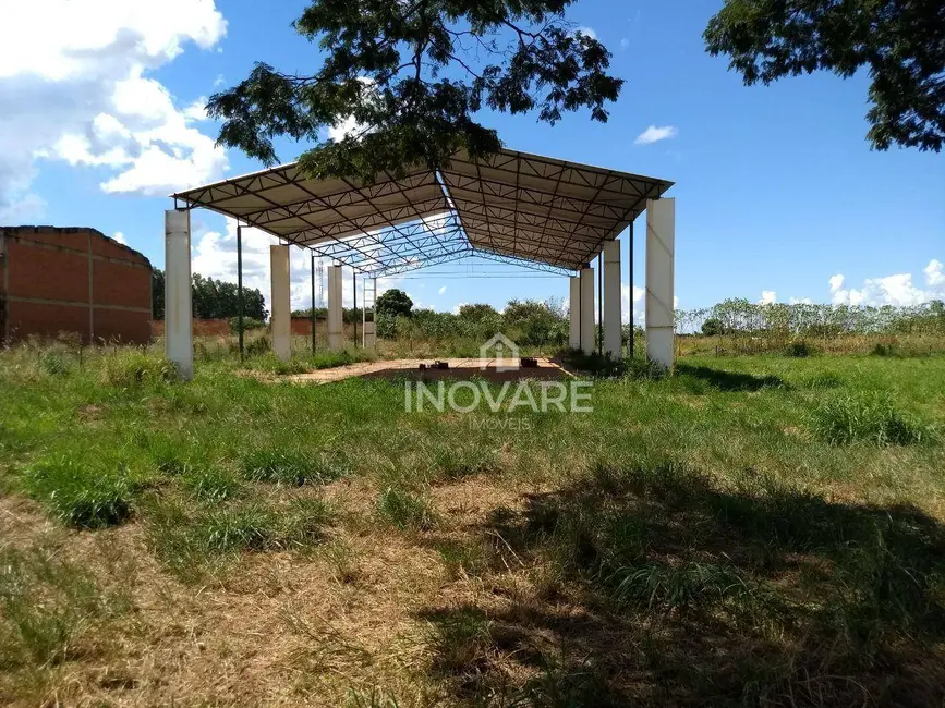 Foto 1 de Armazém / Galpão à venda, 2444m2 em Itumbiara - GO