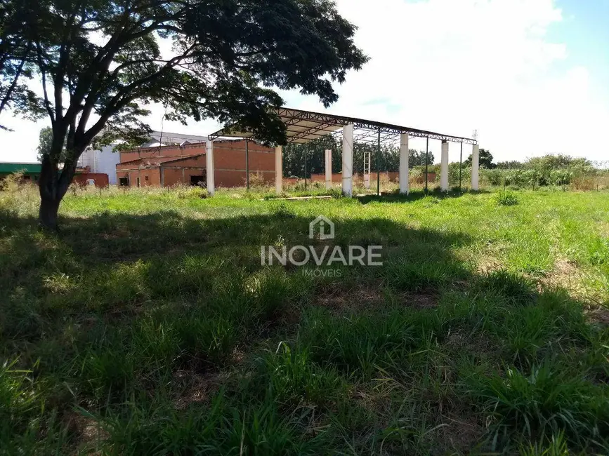 Foto 2 de Armazém / Galpão à venda, 2444m2 em Itumbiara - GO