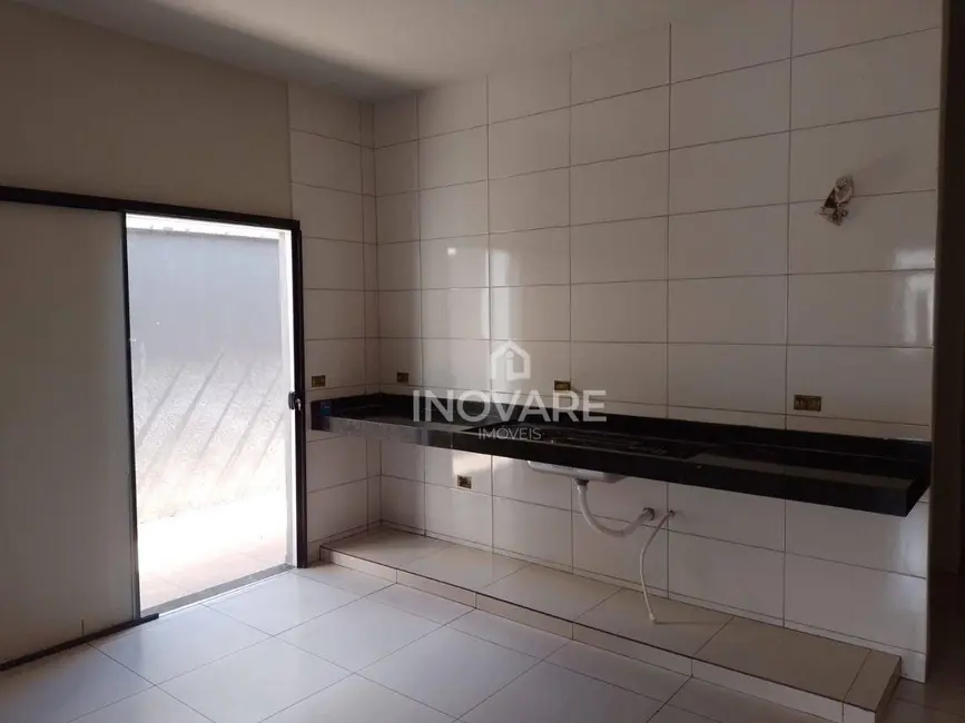 Foto 4 de Casa com 2 quartos à venda, 180m2 em Itumbiara - GO